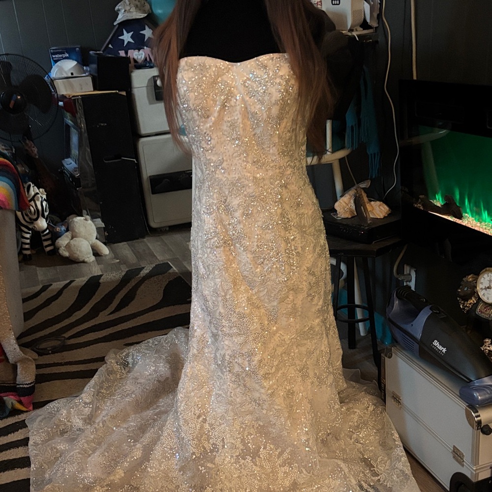 Elegant sequence wedding dress